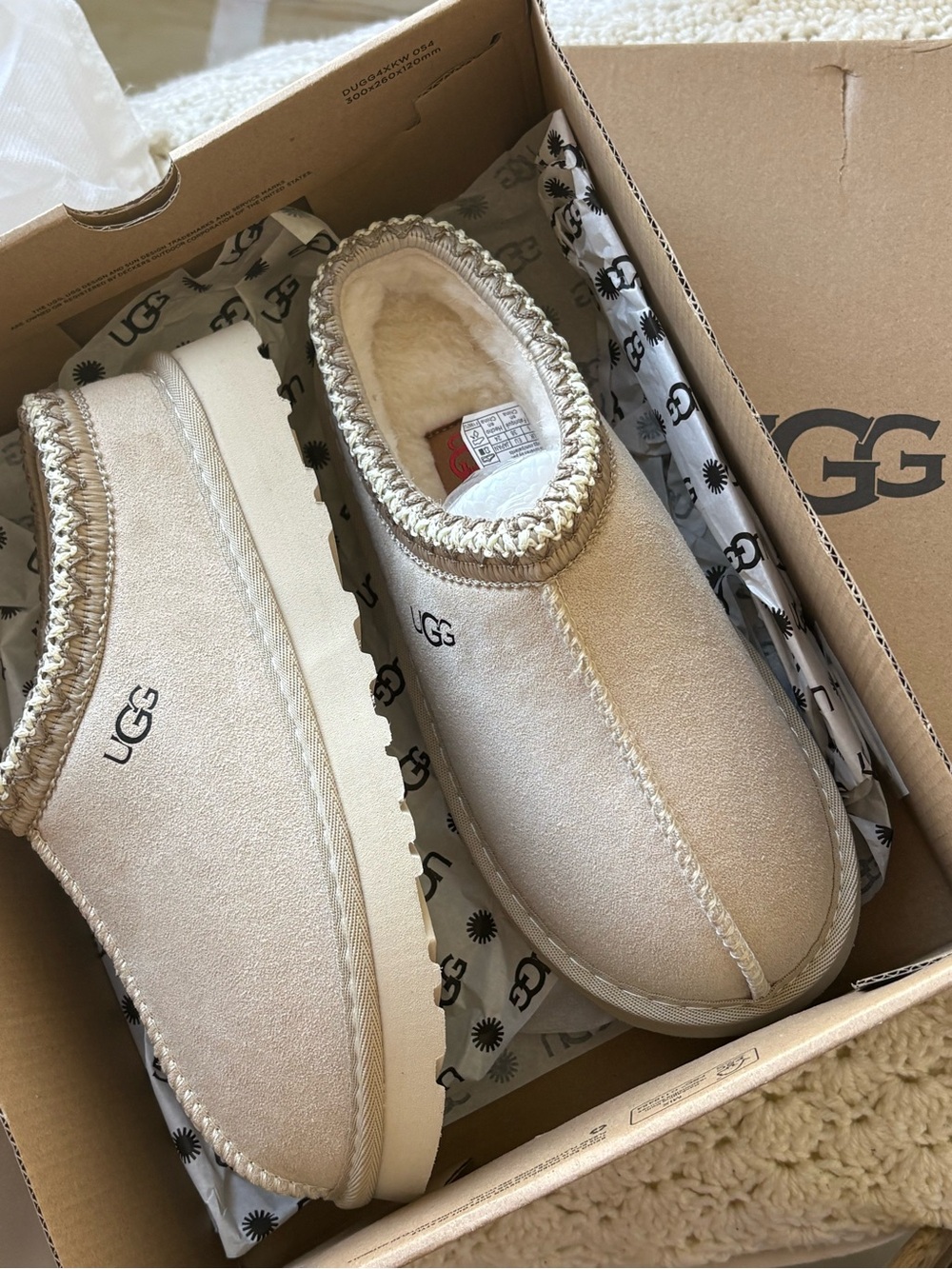 NWT UGG Women's Slip-On Shearling Lined S Sand Tan Suede Boots platform 7 $215